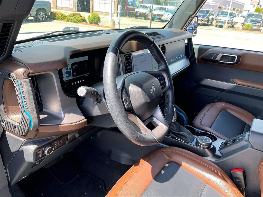 2023 Ford Bronco — photo 8