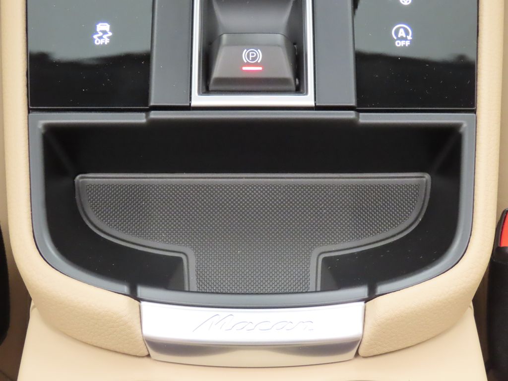 Thumbnail: 2026 Porsche Macan - 28