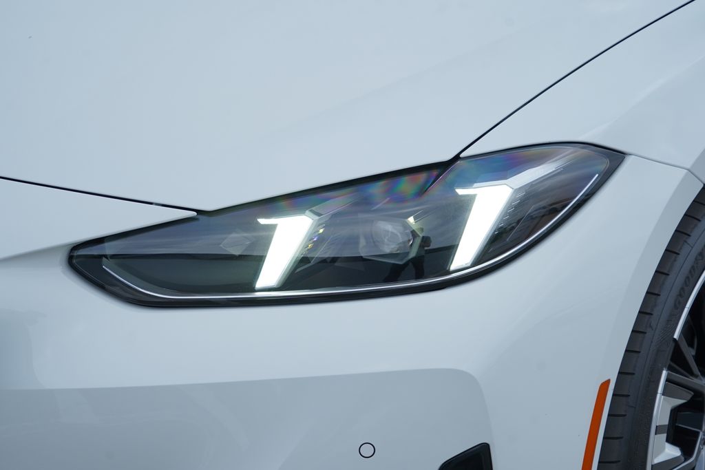Thumbnail: 2027 BMW 4 Series - 3