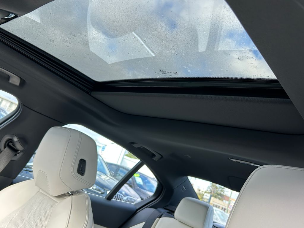 Thumbnail: 2026 BMW 5 Series - 16