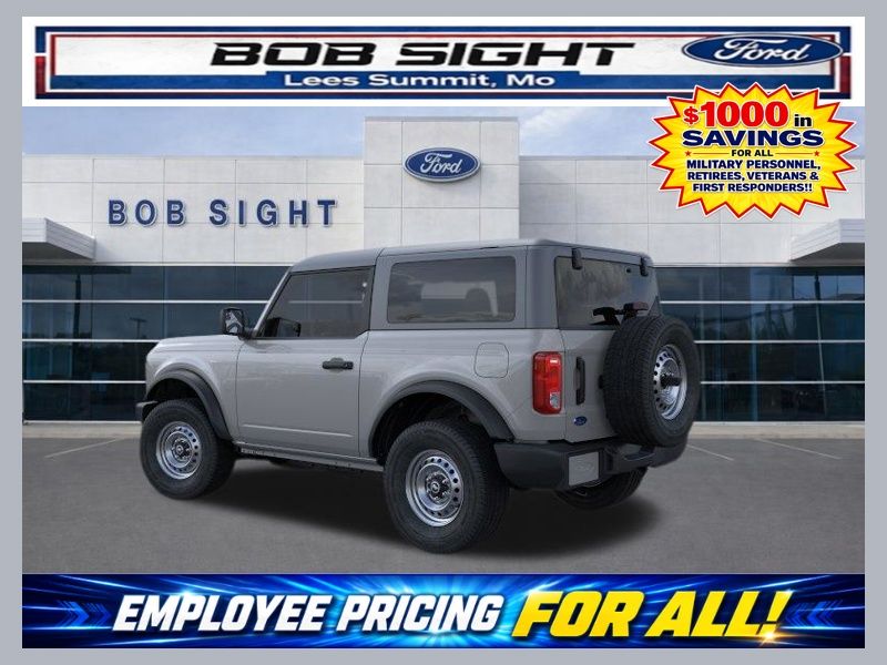 2026 Ford Bronco Base 4x4's photo