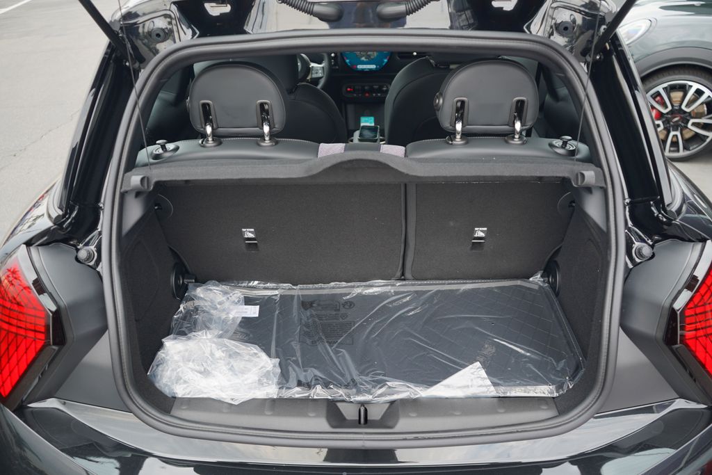 Thumbnail: 2026 MINI Cooper - 11