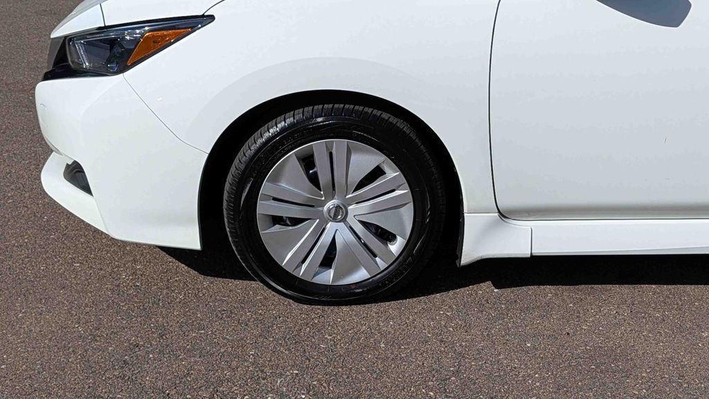 Used 2022 Nissan Leaf S 4D Hatchback