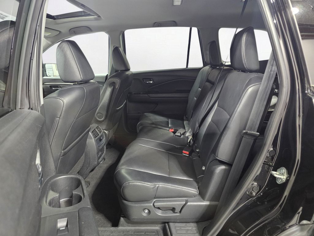 Used 2017  Honda EX-L image 14