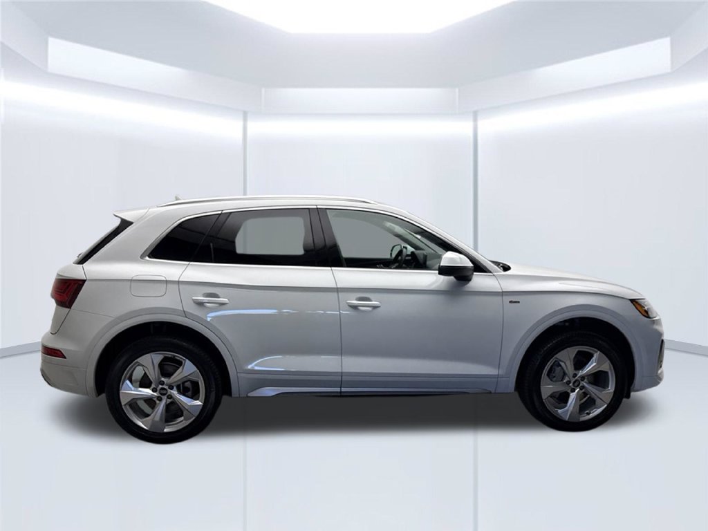 Thumbnail: 2023 Audi Q5 - 11