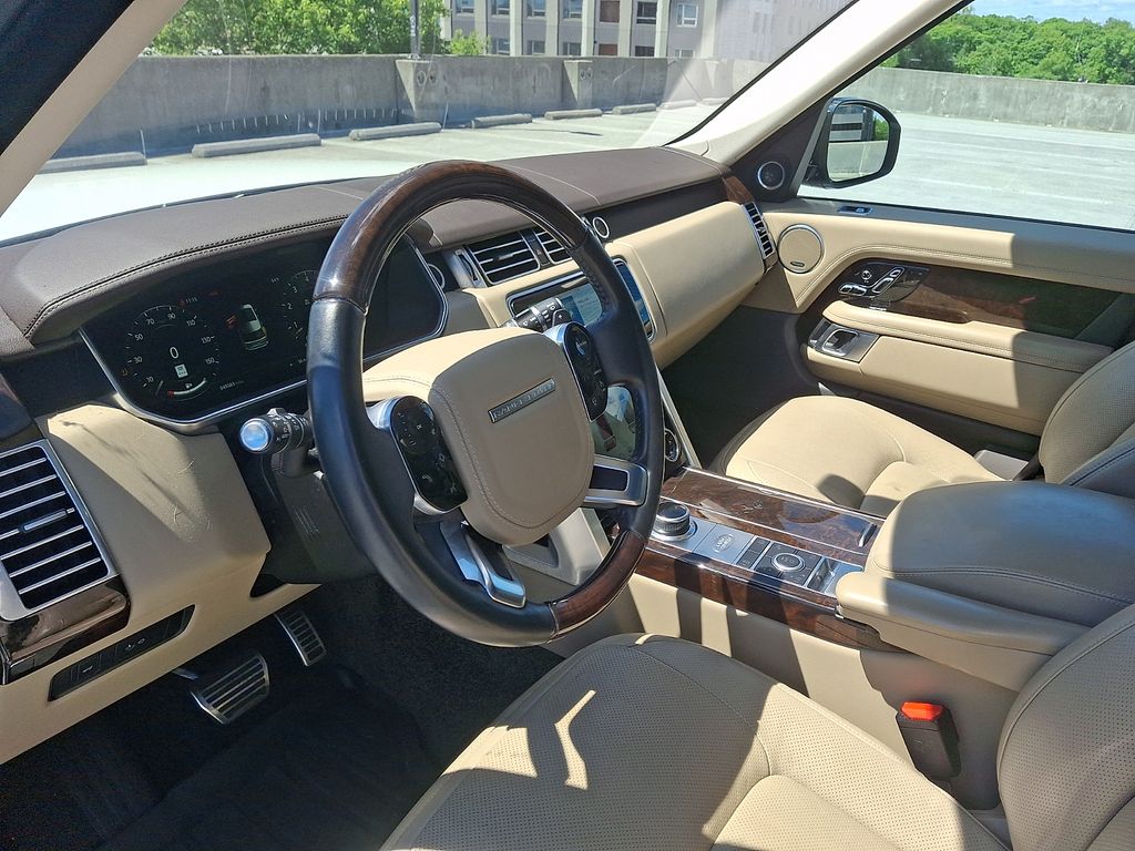 Thumbnail: 2022 Land Rover Range Rover - 4