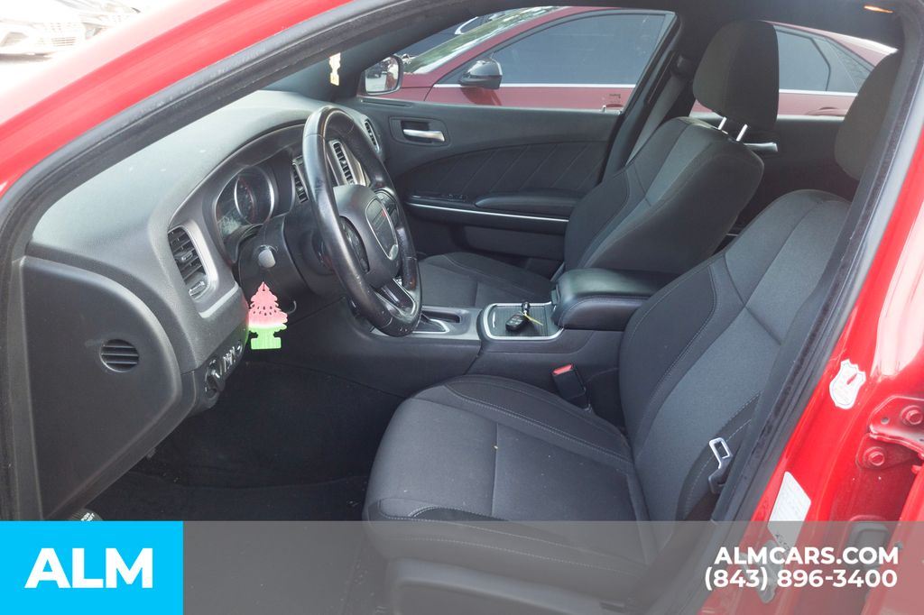 Used 2022 Red Dodge SXT image 6