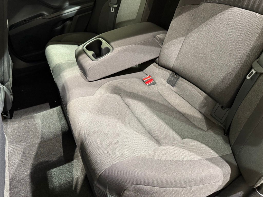 2025 Toyota Camry LE 18