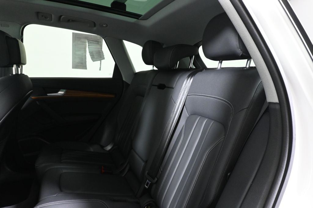 Thumbnail: 2023 Audi Q5 - 4