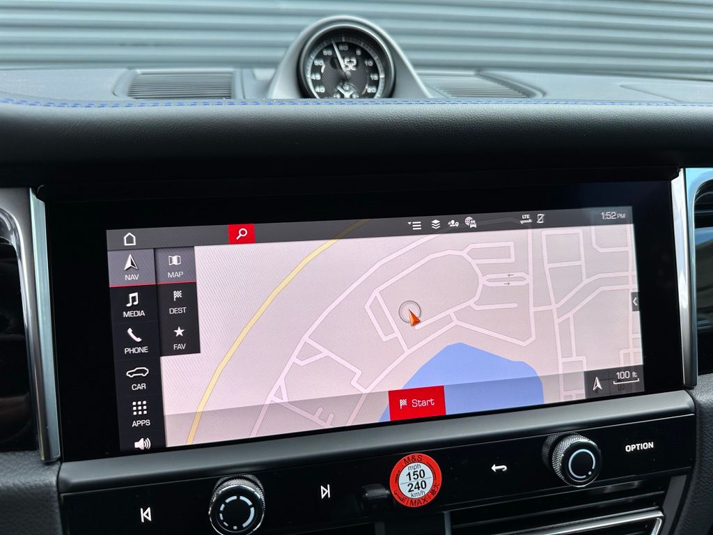 Thumbnail: 2025 Porsche Macan - 25