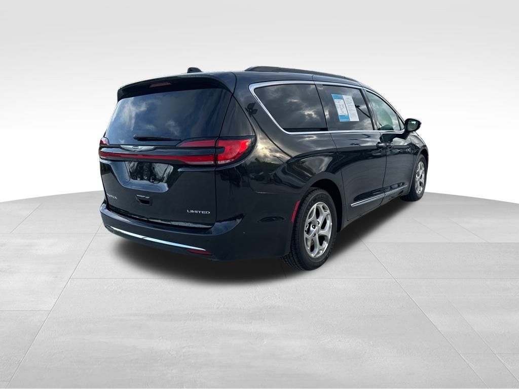 2023 Chrysler Pacifica Limited 8