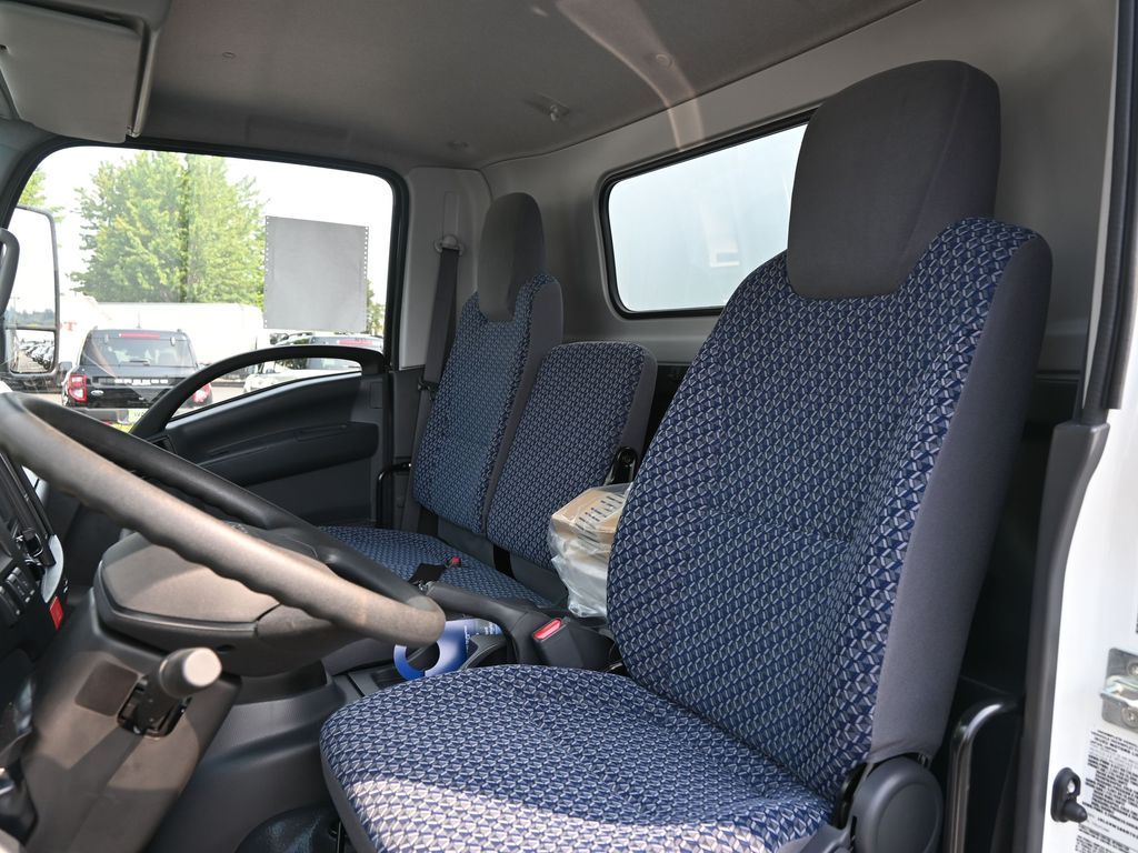 2024 Isuzu NPR HD 