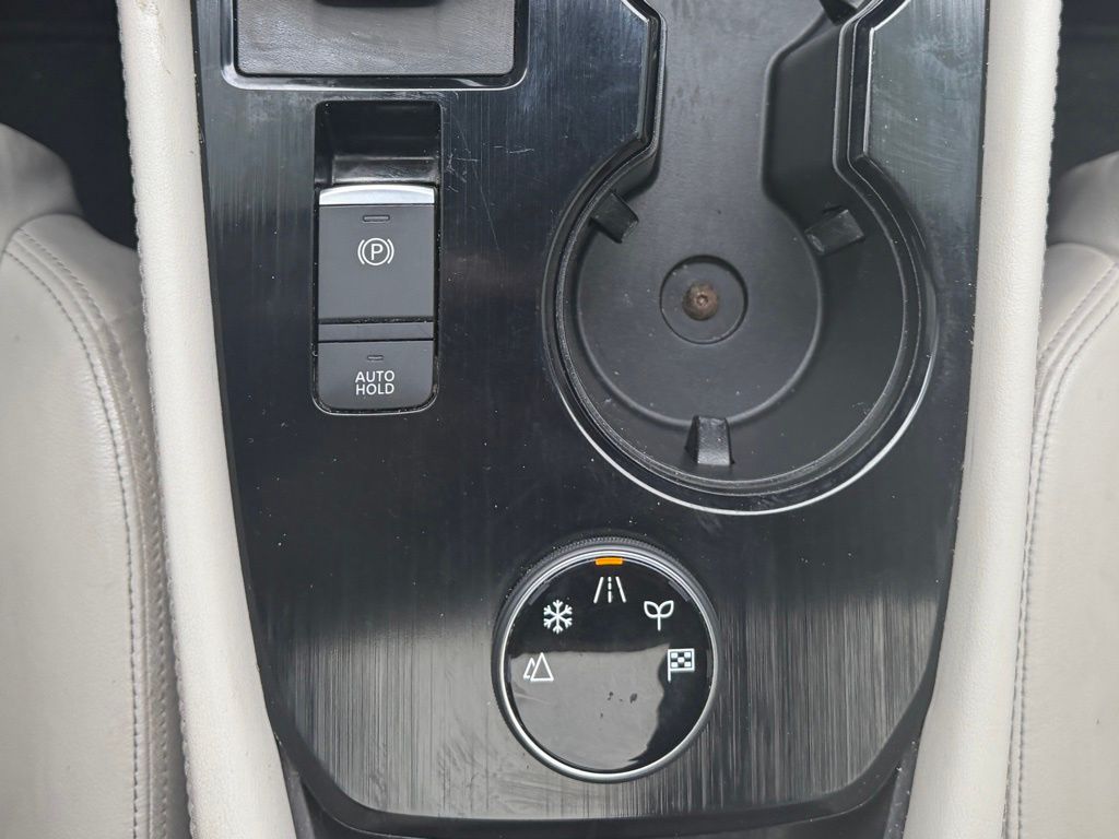 2021 Nissan Rogue SL White at Subaru and VW of Moon Township