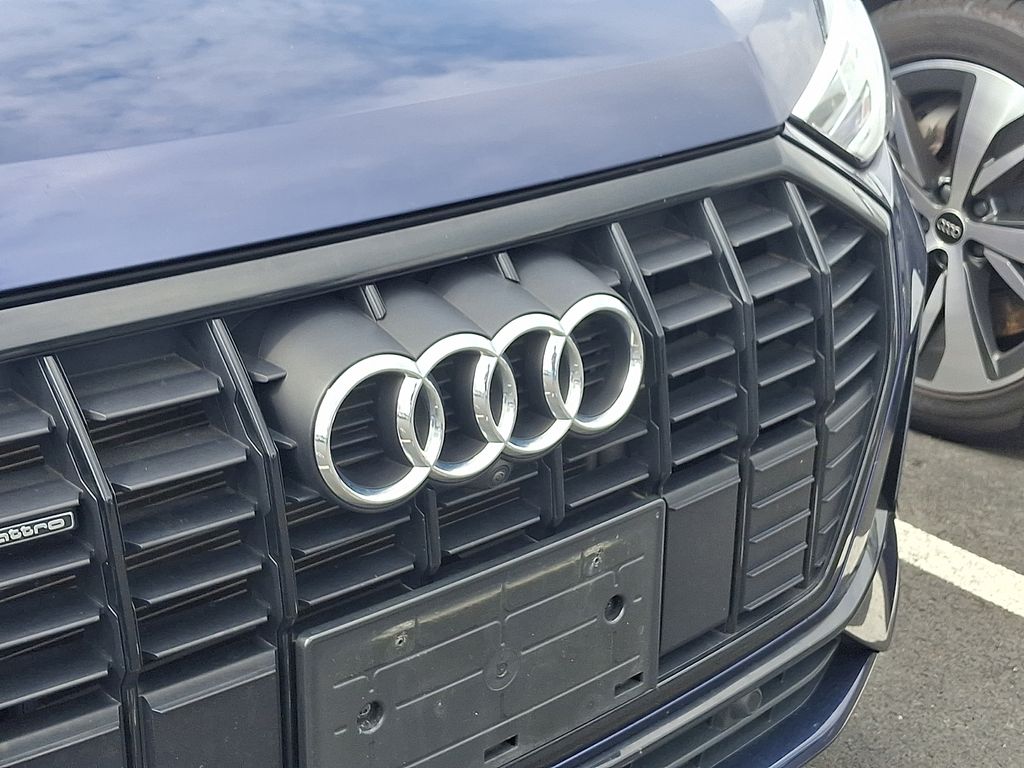 Thumbnail: 2023 Audi Q3 - 4