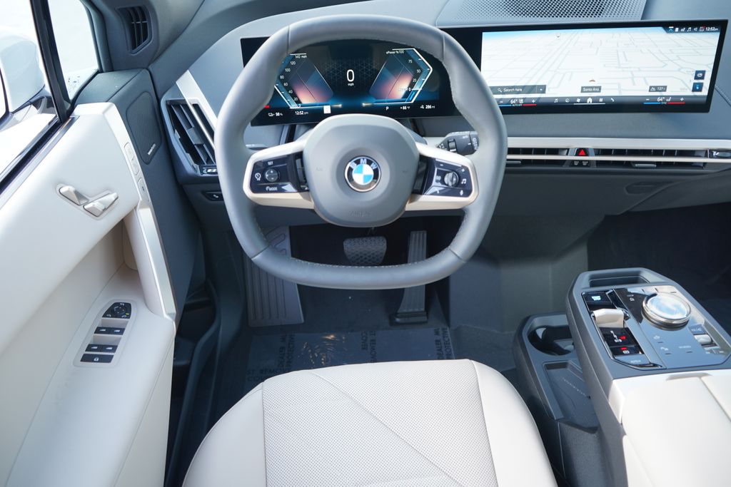 Thumbnail: 2026 BMW iX - 15