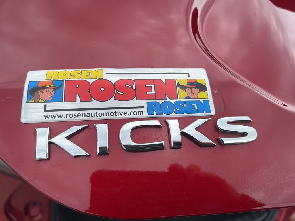 2022 Nissan Kicks SV photo