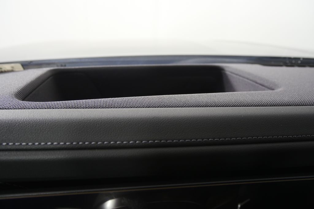 Thumbnail: 2026 BMW 7 Series - 22