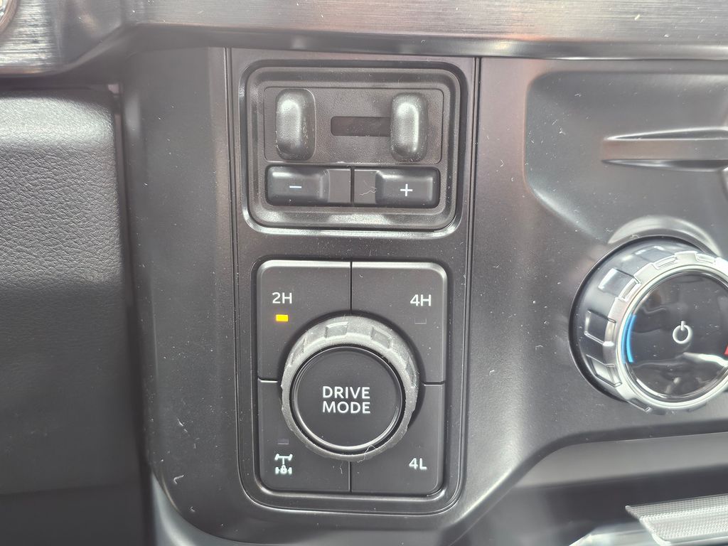 New 2025 White Ford Lariat image 39