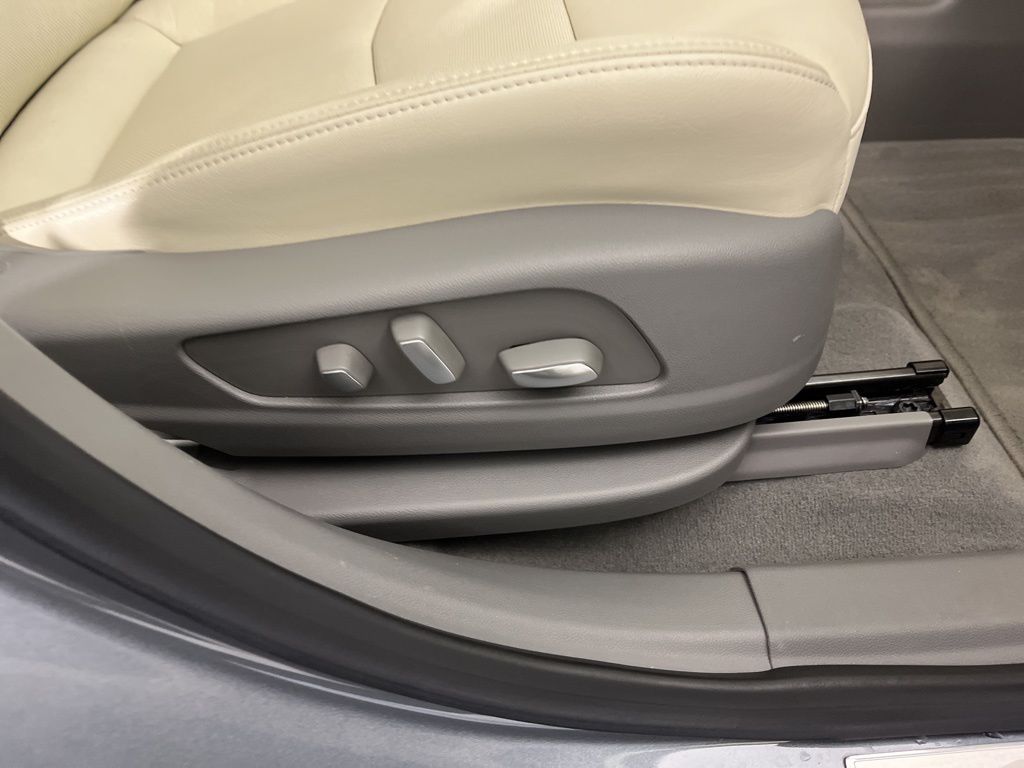 Thumbnail: 2020 Cadillac XT6 - 8