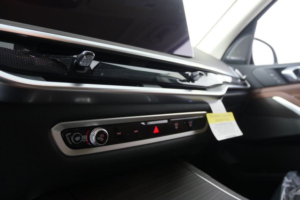 Thumbnail: 2026 BMW X7 - 22
