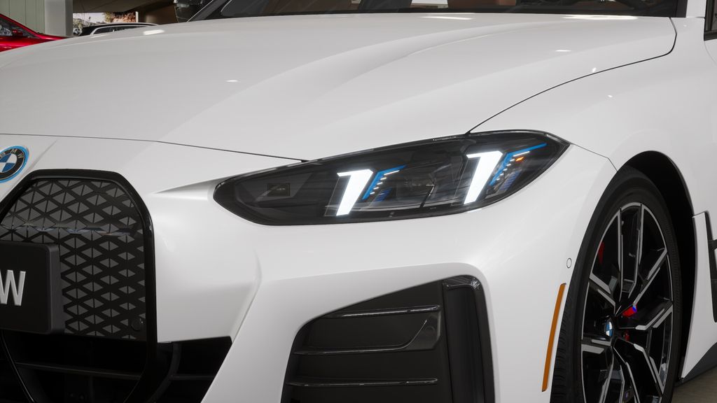 2025 BMW i4 eDrive40 32