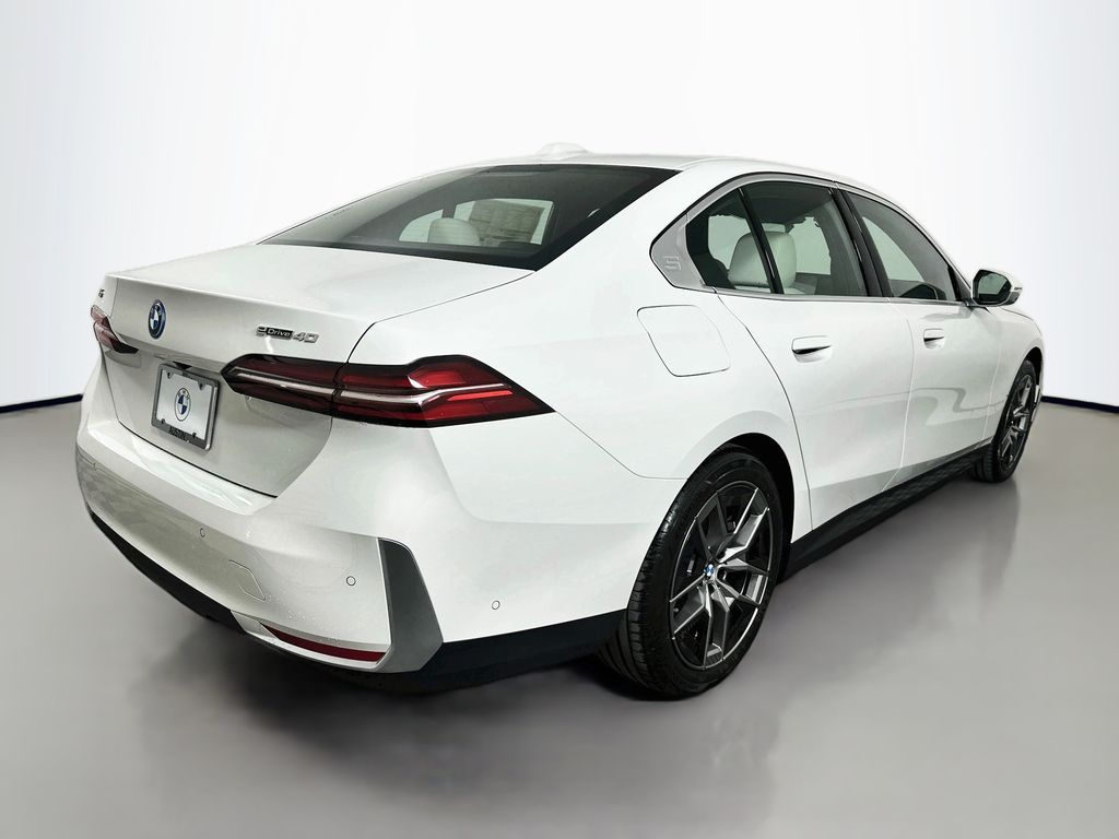 Thumbnail: 2026 BMW i5 - 5