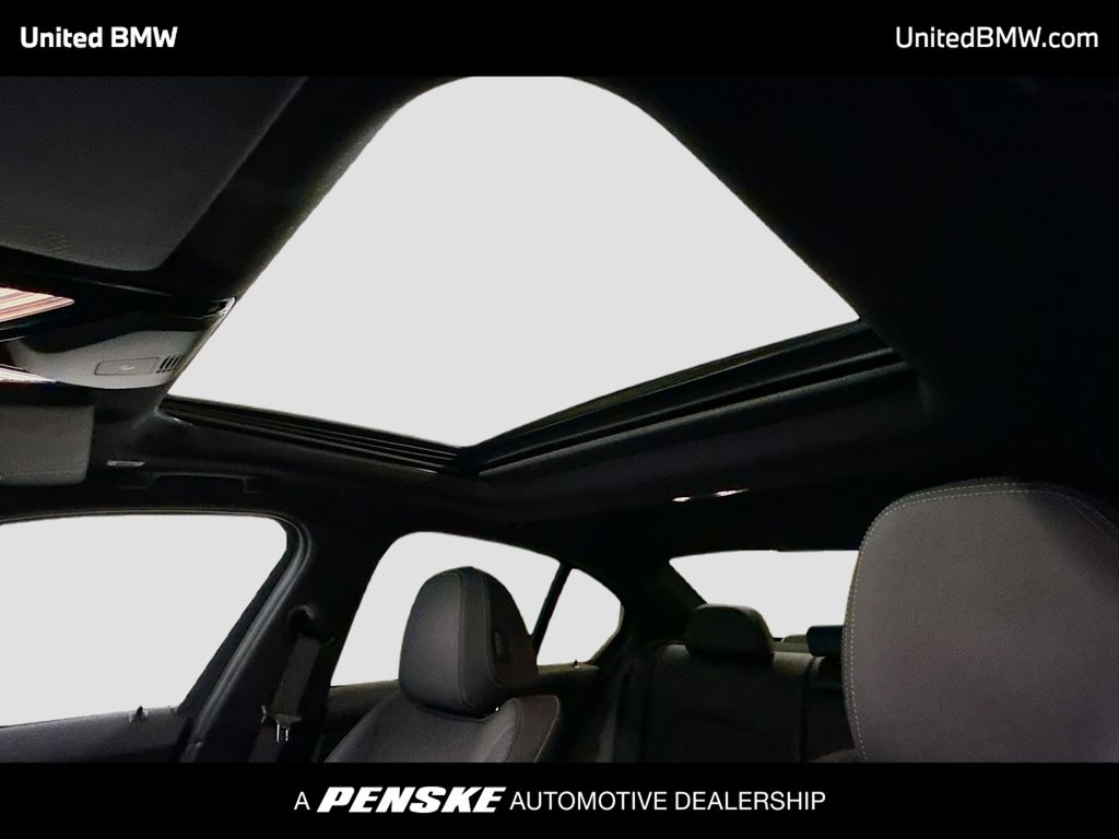 Thumbnail: 2026 BMW 3 Series - 12