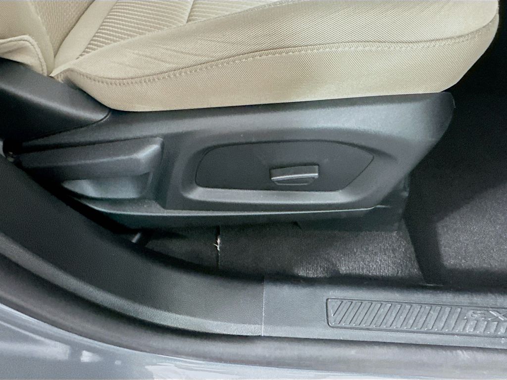 Used 2023 Gray Ford XLT image 23