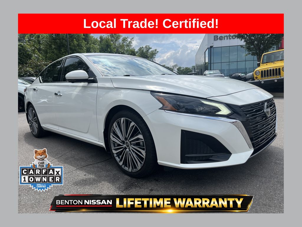 Pearl White Tricoat 2023 Nissan Altima Sedan Front-Wheel Drive Continuously Variable Transmission