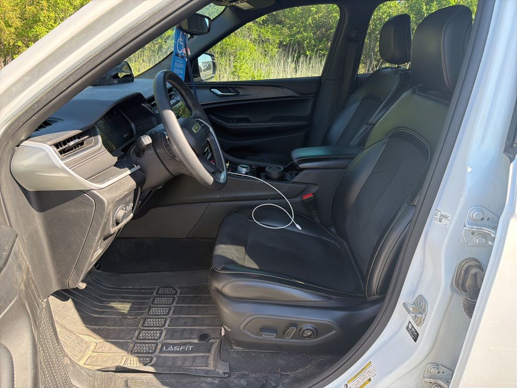 Used Car 2023 Jeep Grand Cherokee L  Altitude For Sale Under $35,000 In Taylor, Texas