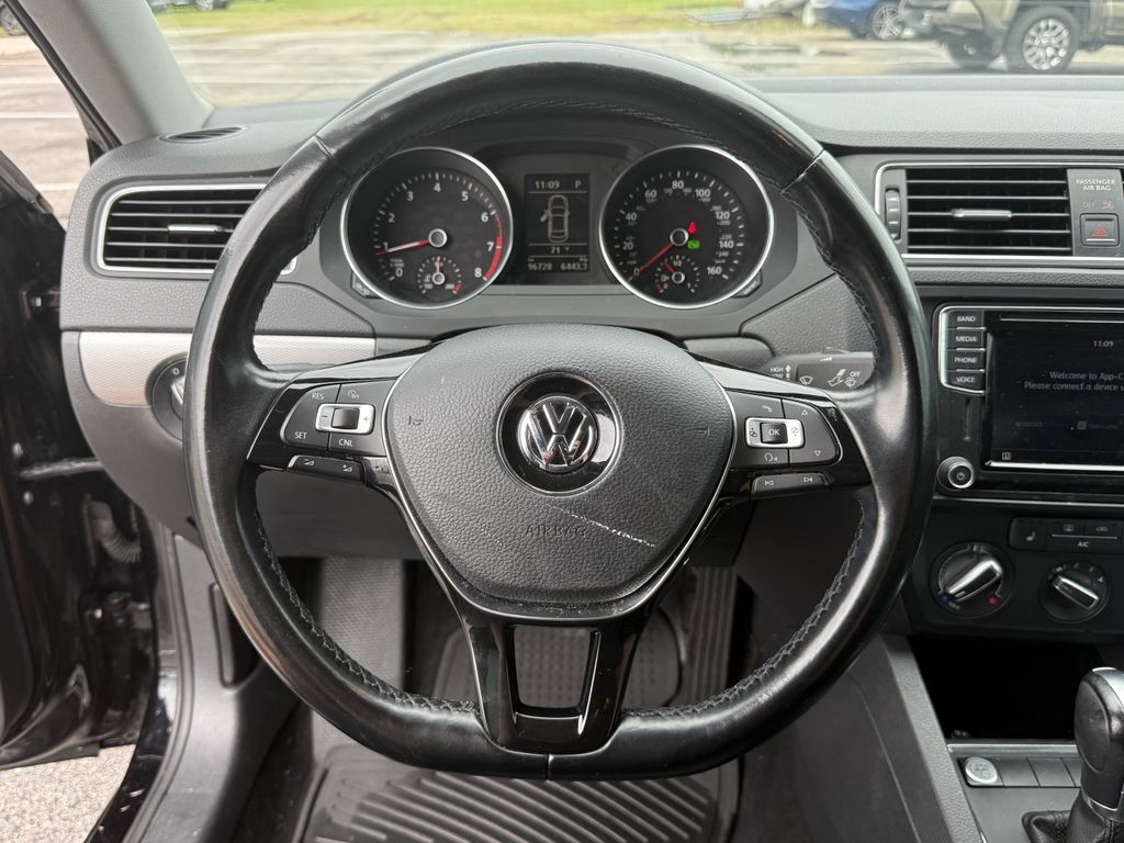 2017 Volkswagen Jetta 1.4T SE Black at Autostrade