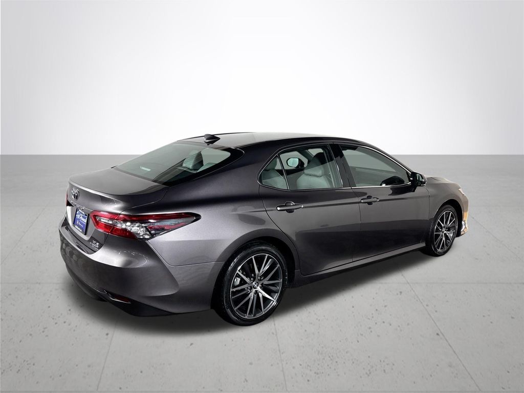 2023 Toyota Camry Hybrid XLE
