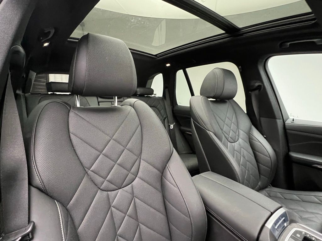 Thumbnail: 2023 BMW X5 - 7