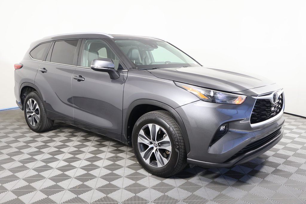 Thumbnail: 2023 Toyota Highlander - 3