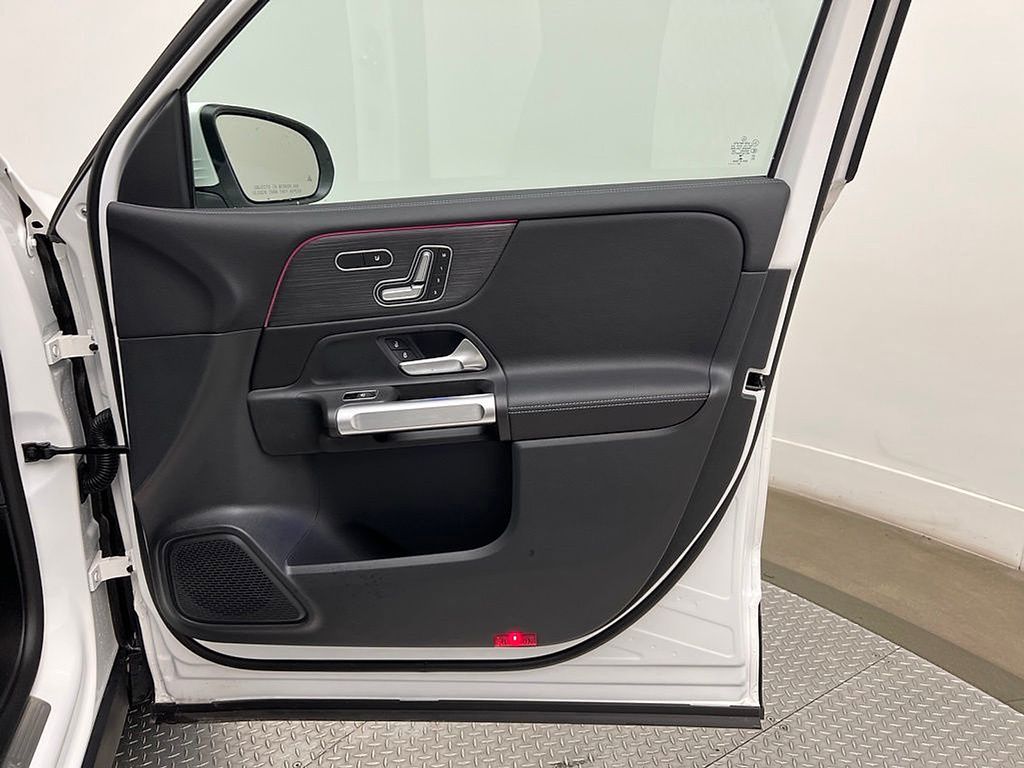 2023 Mercedes-Benz GLB 250 17