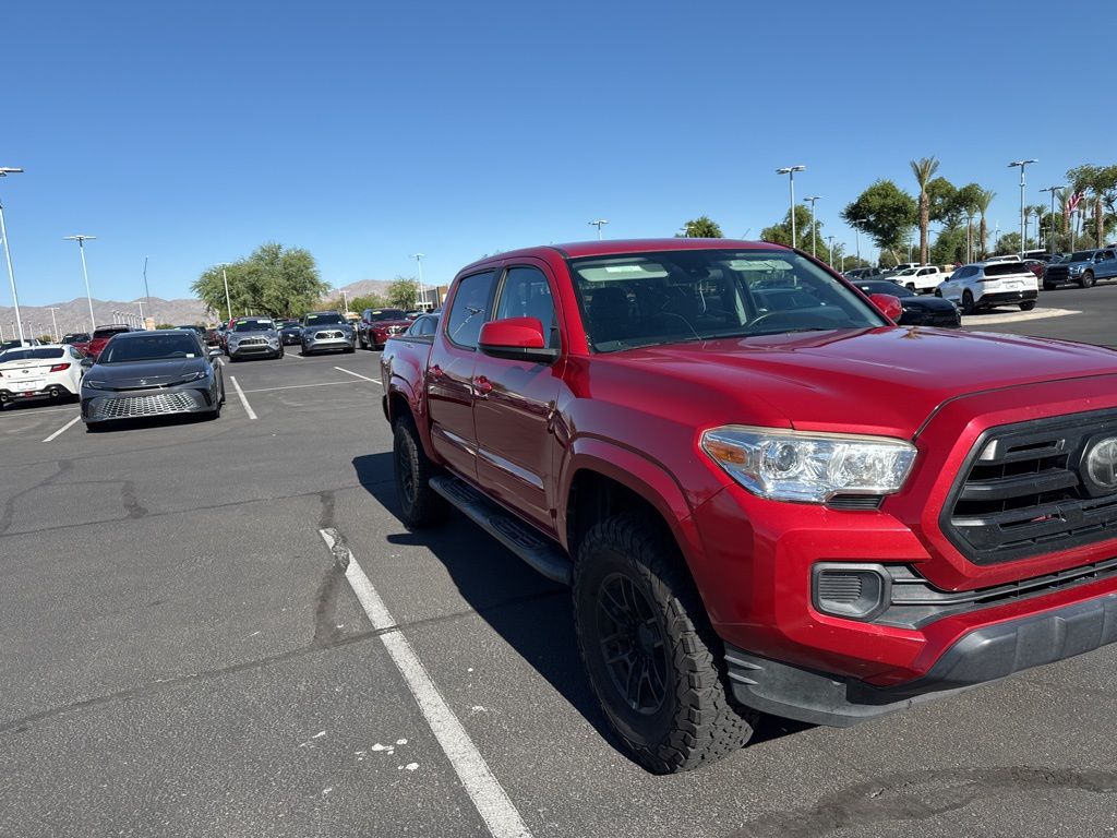 Thumbnail: 2019 Toyota Tacoma - 4