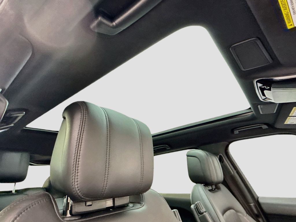 Thumbnail: 2019 Land Rover Range Rover Sport - 17