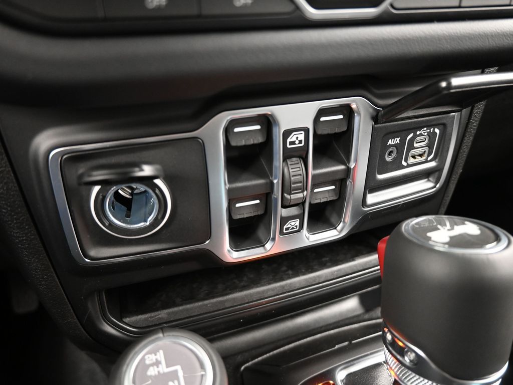 New 2026 Black Clearcoat Jeep Sahara image 19