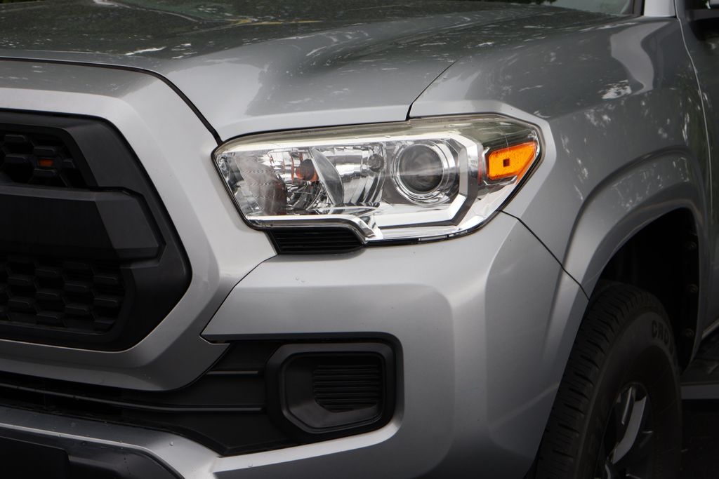Thumbnail: 2019 Toyota Tacoma - 3