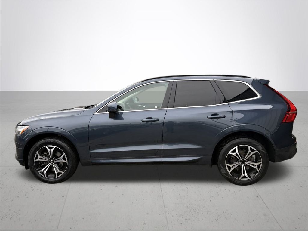2022 Volvo XC60 B5 Momentum