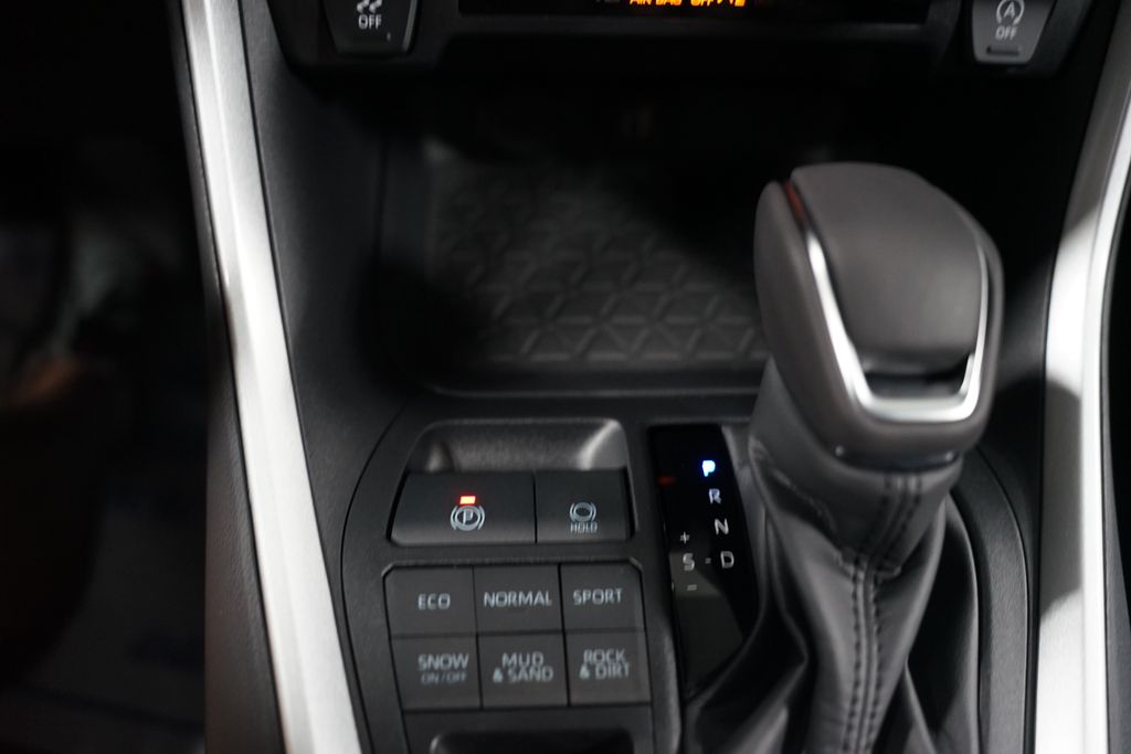 Thumbnail: 2025 Toyota RAV4 - 21
