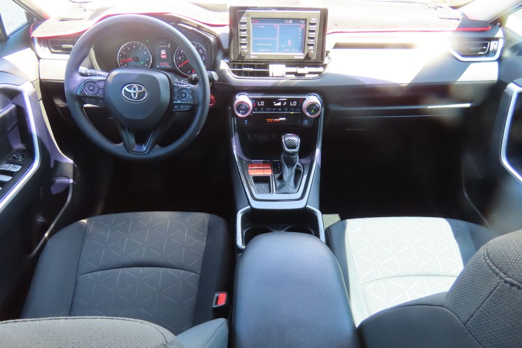 Thumbnail: 2021 Toyota RAV4 - 13
