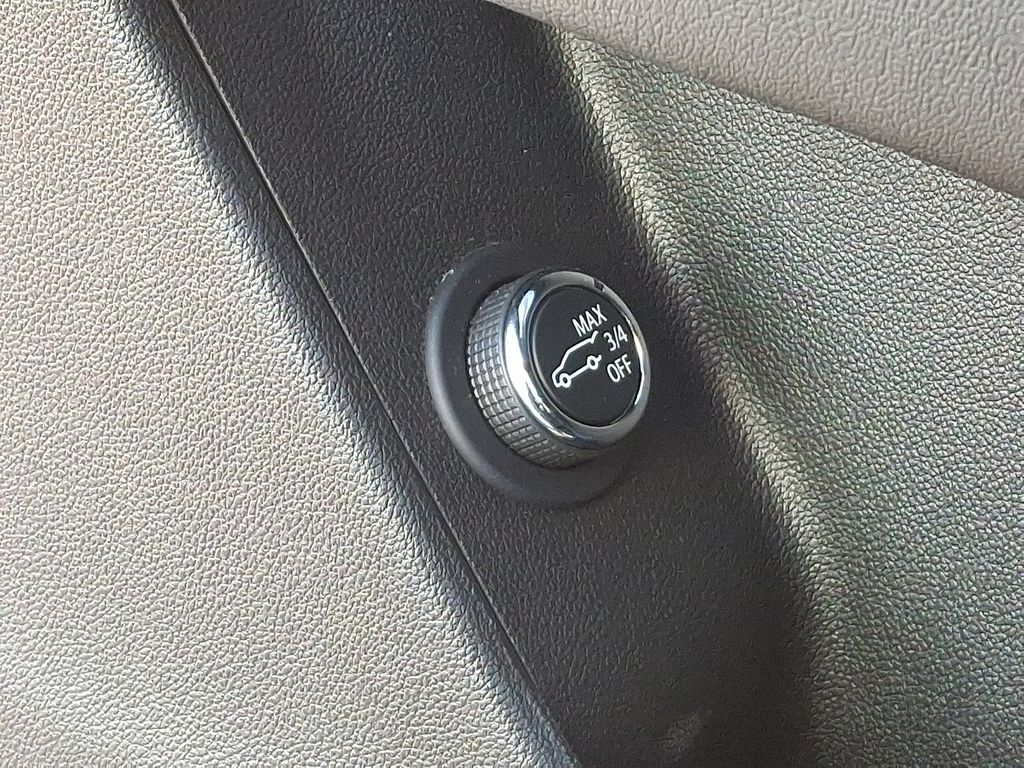 Thumbnail: 2024 Cadillac XT5 - 27