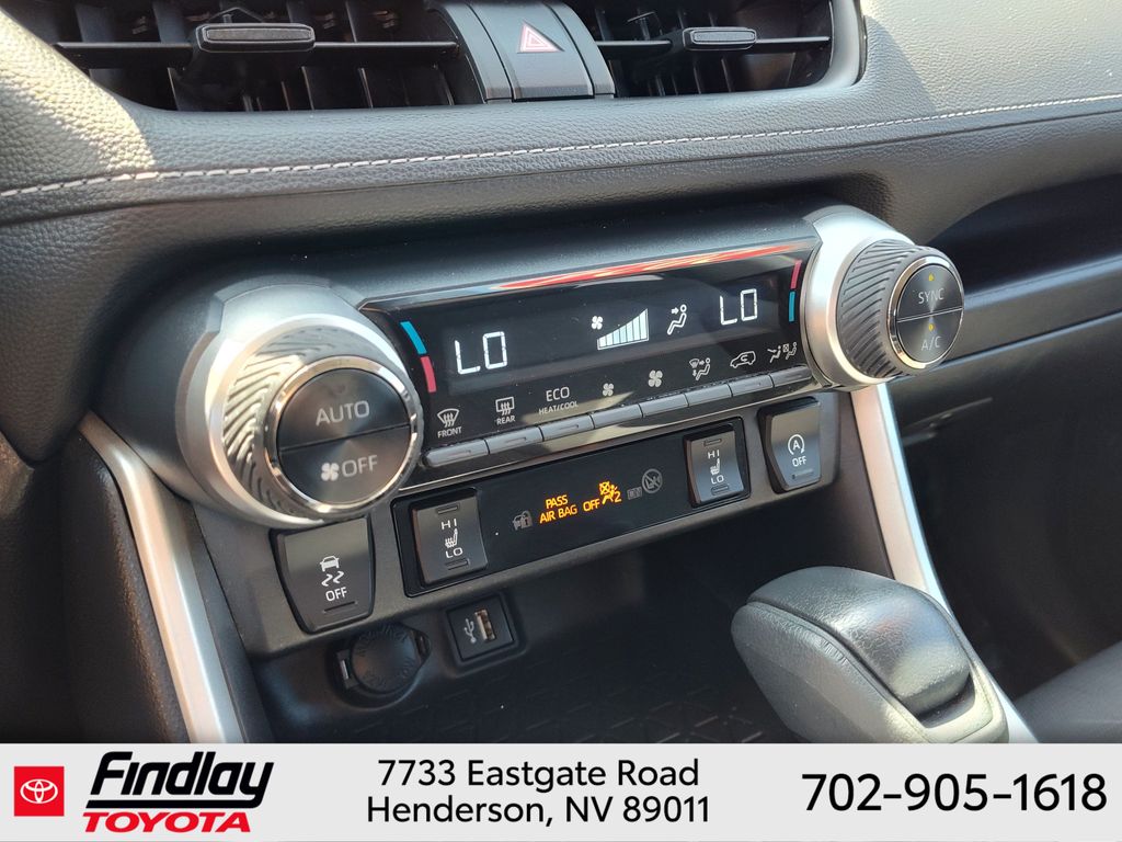 2024 Toyota RAV4 XLE - Photo 27