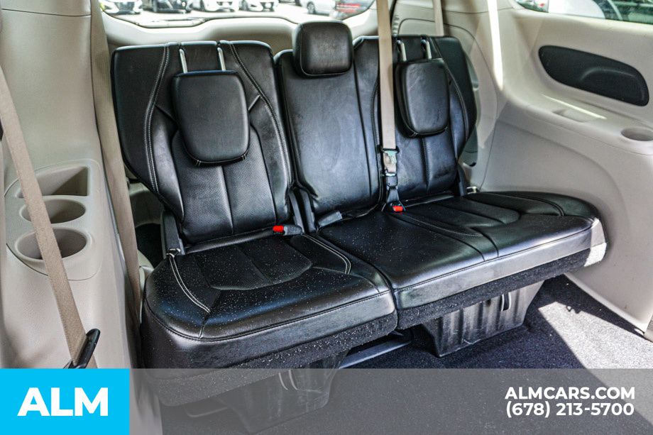 2024 Chrysler Pacifica Touring L photo 20