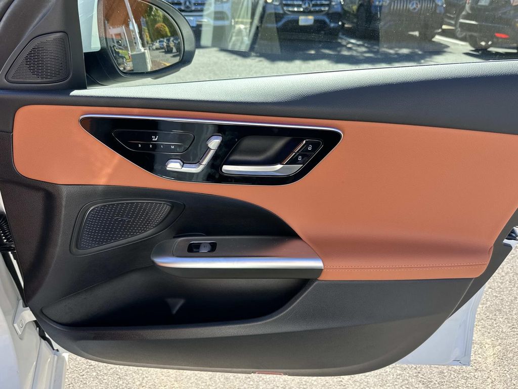 Thumbnail: 2025 Mercedes-Benz C-Class - 19