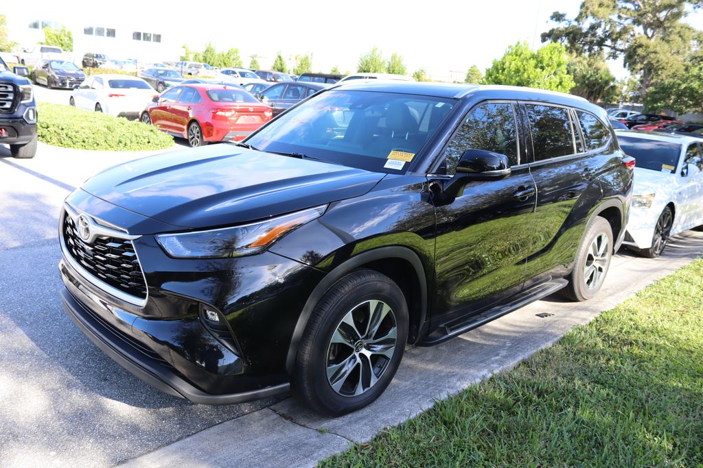 Thumbnail: 2022 Toyota Highlander - 1