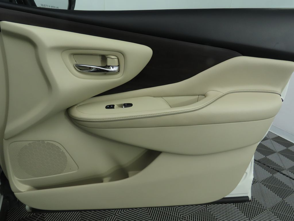 2019 Nissan Murano Platinum 26