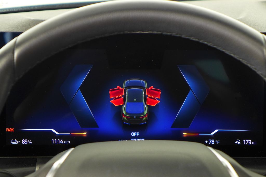 Thumbnail: 2023 BMW i4 - 28
