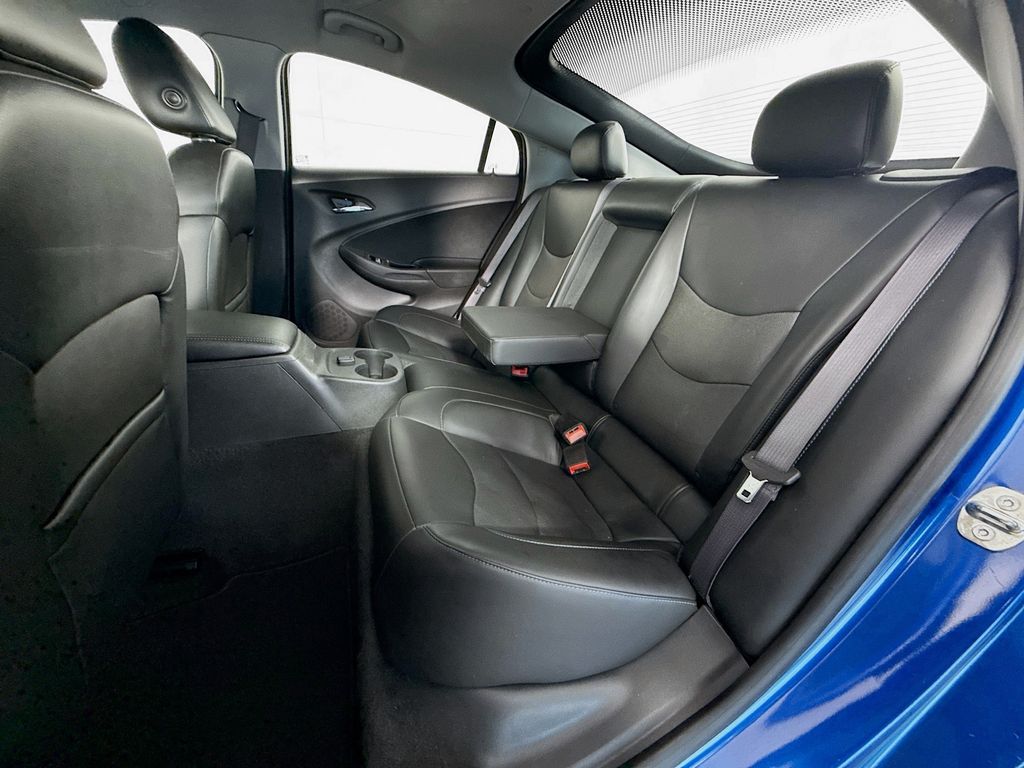 Thumbnail: 2016 Chevrolet Volt - 21